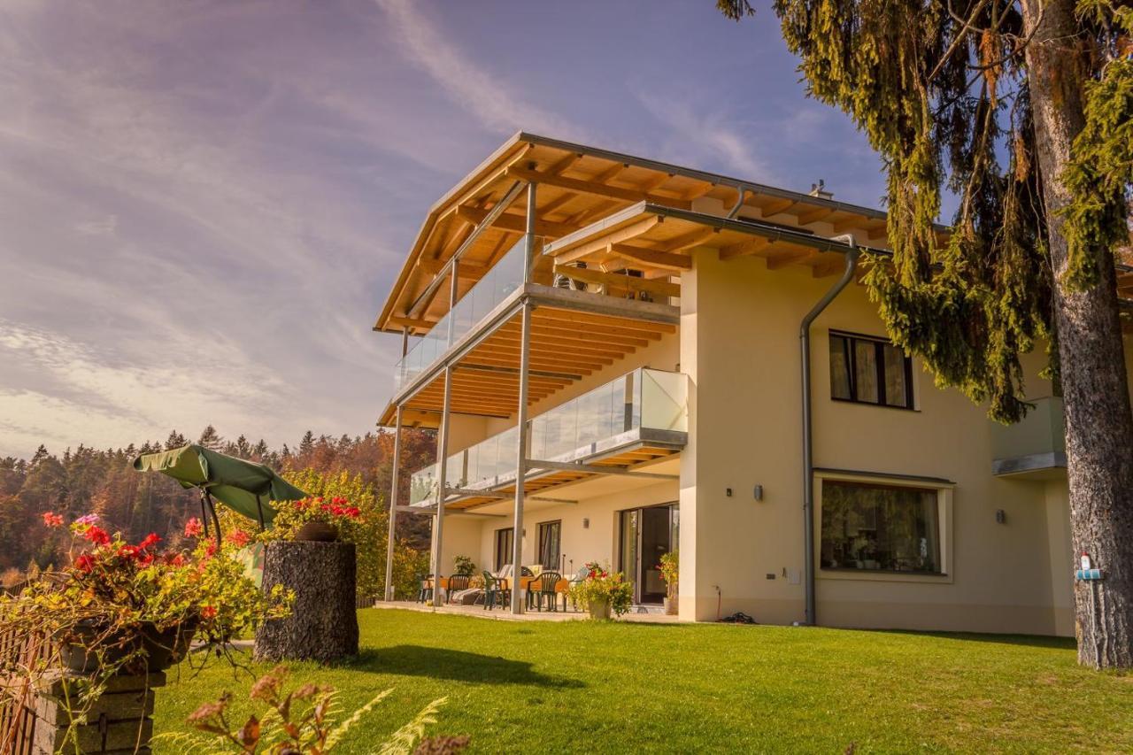Apartamento Gastehaus Dollenz Tiebitsch Exterior foto
