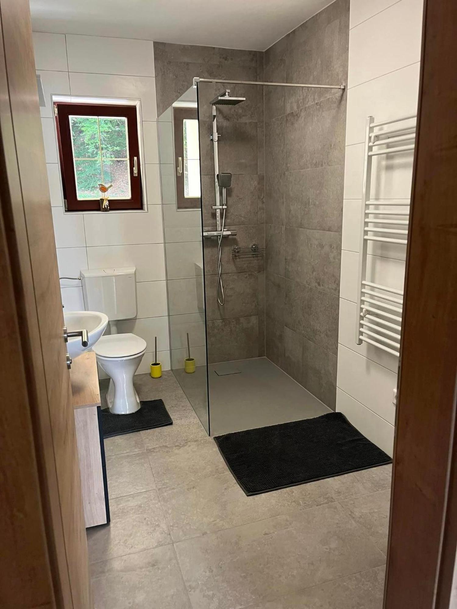 Apartamento Gastehaus Dollenz Tiebitsch Exterior foto